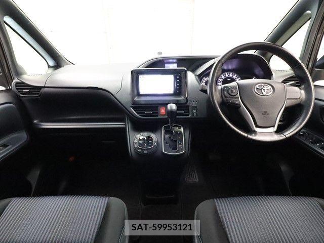 Toyota VOXY 2016-05 241271-2