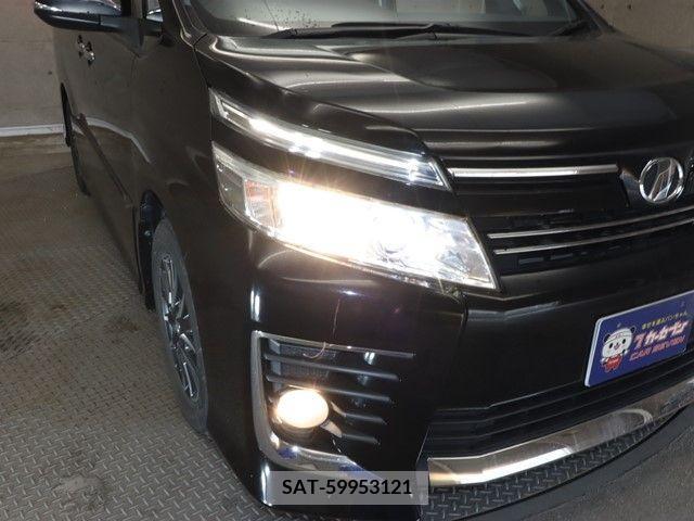 Toyota VOXY 2016-05 241271-19