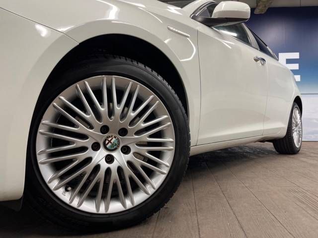 ALFA ROMEO GIULIETTA 2014-09 26551-13