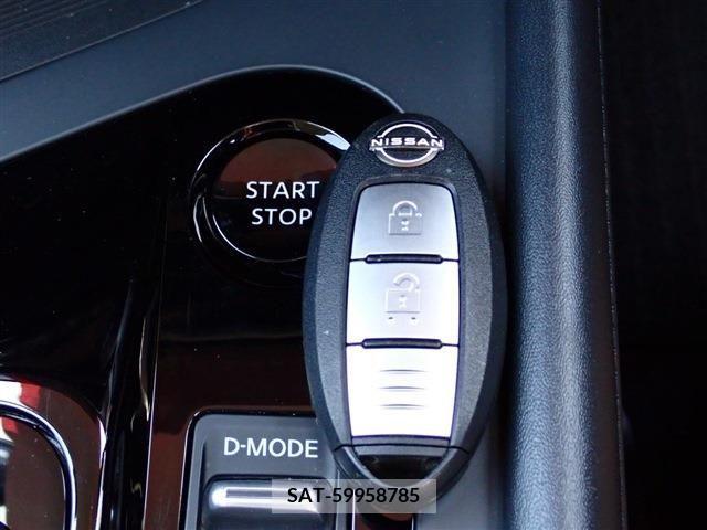 Nissan NOTE 2021-10 302467-9