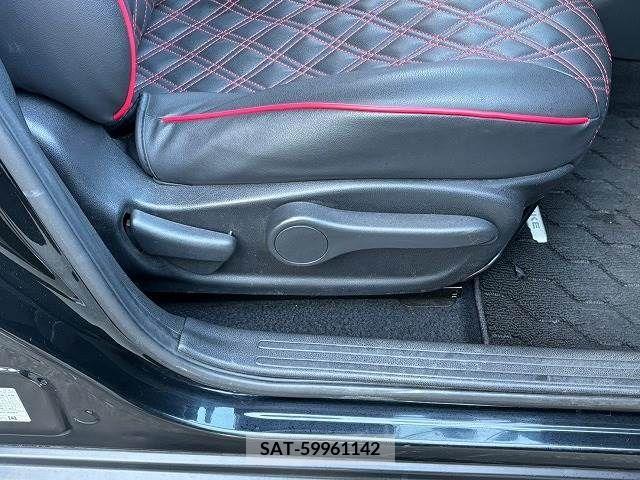 Nissan JUKE 2011-08 320445-10