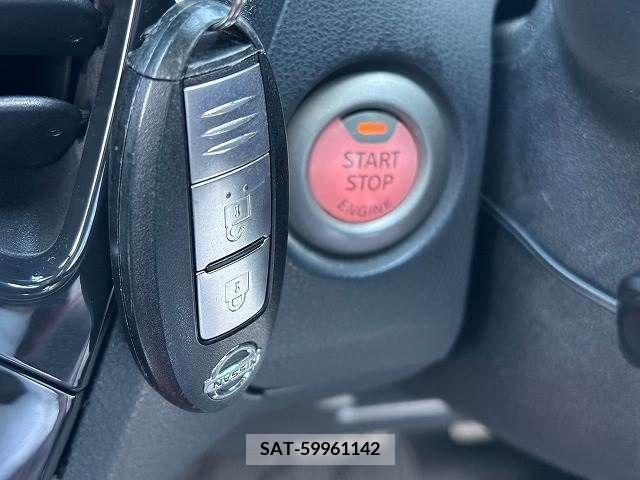Nissan JUKE 2011-08 320445-7