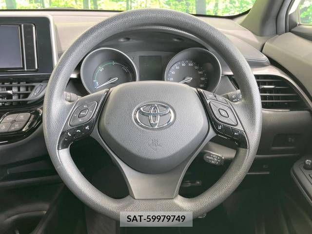 Toyota C-HR 2021-07 343404-11