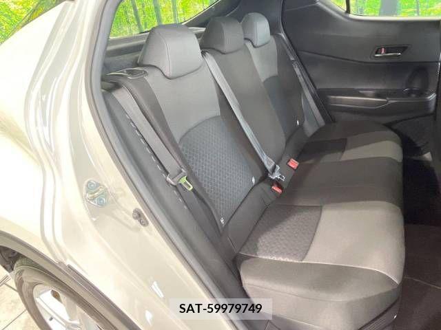 Toyota C-HR 2021-07 343404-9