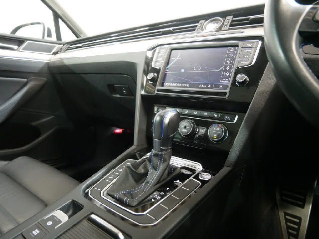 VolksWagen PASSAT 2016-05 1874-17