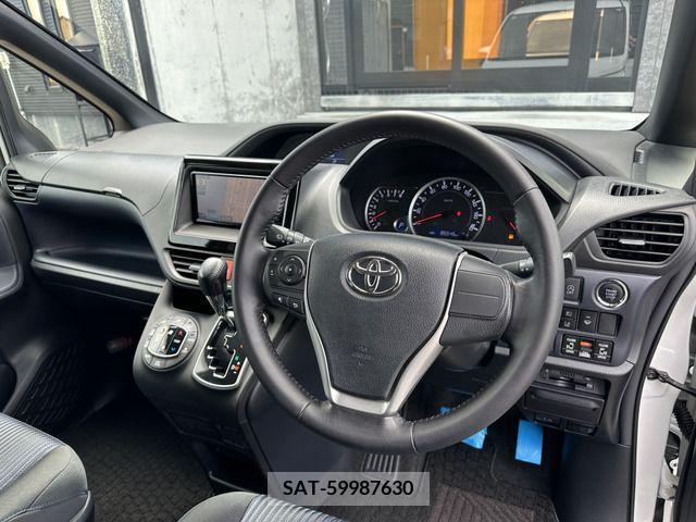 Toyota NOAH 2016-09 326471-6