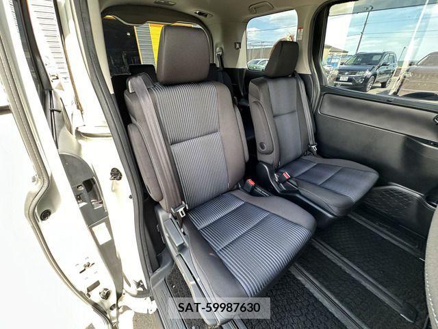 Toyota NOAH 2016-09 326471-8