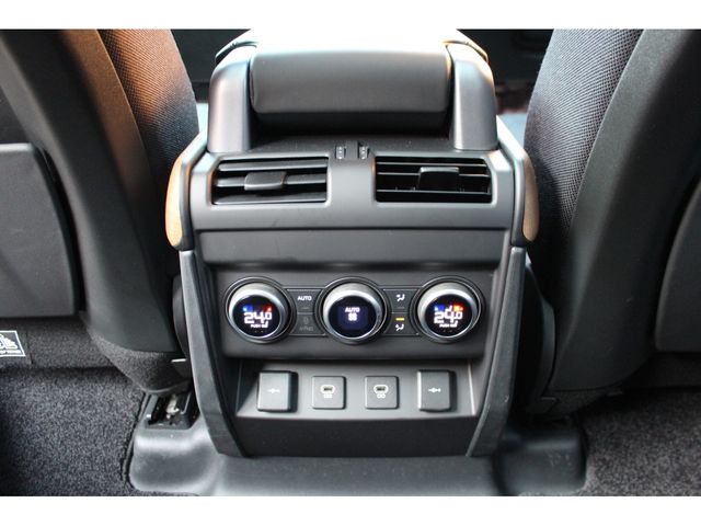 ROVER DEFENDER 2021-09 1886-25