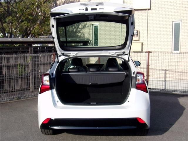Toyota PRIUS 2020-11 3667-15