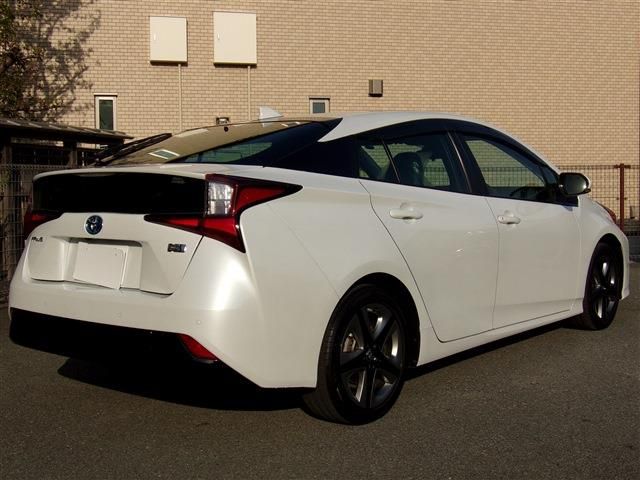 Toyota PRIUS 2020-11 3667-1