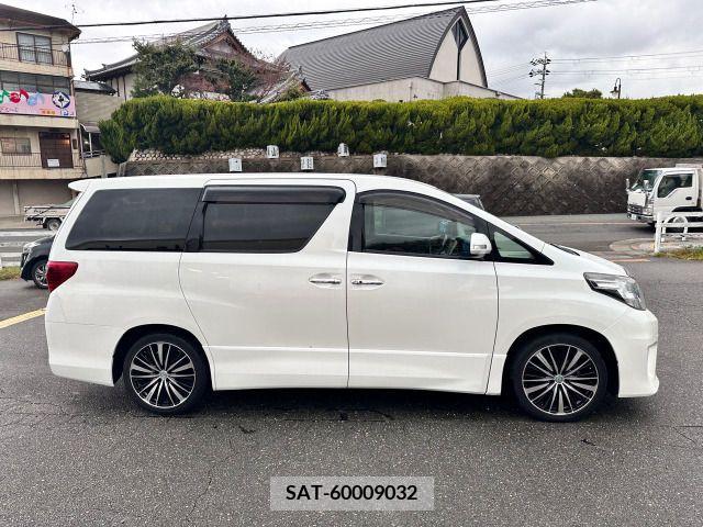 Toyota ALPHARD 2013-09 204681-3