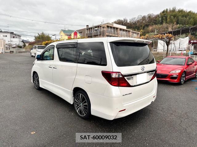 Toyota ALPHARD 2013-09 204681-6
