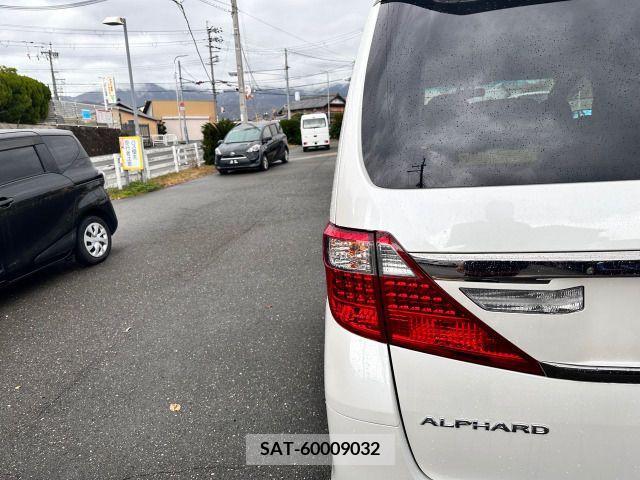 Toyota ALPHARD 2013-09 204681-12