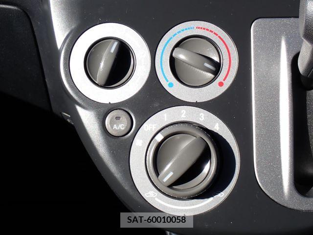 Daihatsu MIRA 2017-12 207767-8