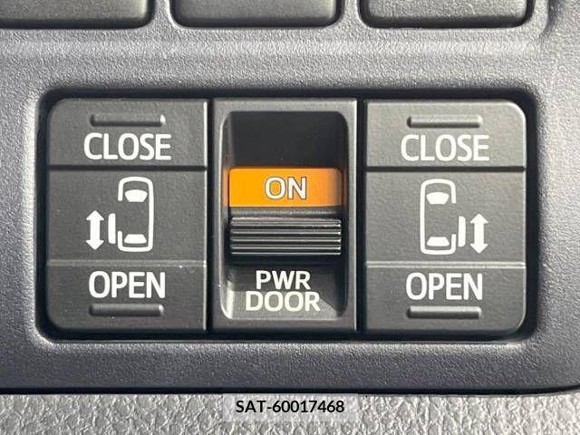 Toyota VOXY 2015-09 214049-4