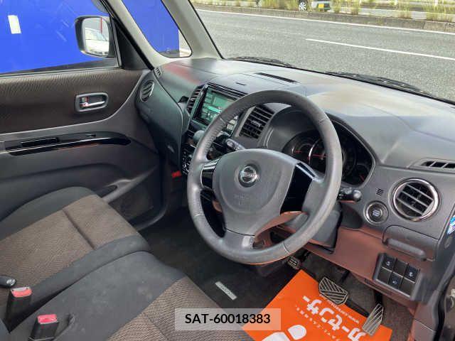 Nissan ROOX 2010-03 324232-1