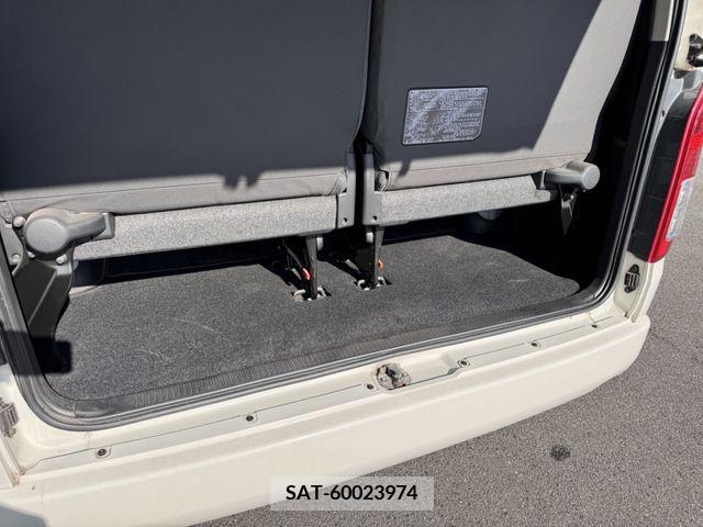 Toyota HIACE WAGON 2018-11 213038-26