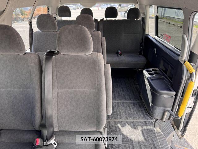 Toyota HIACE WAGON 2018-11 213038-21