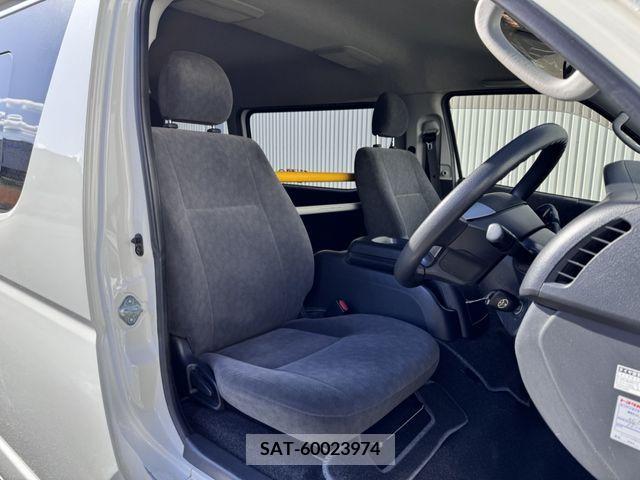 Toyota HIACE WAGON 2018-11 213038-8