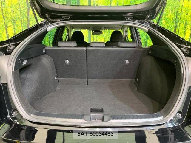 Toyota PRIUS 2019-07 229896-10