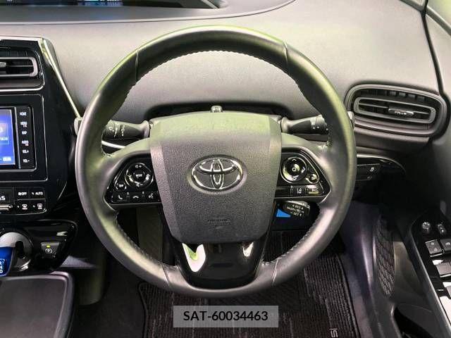 Toyota PRIUS 2019-07 229896-11