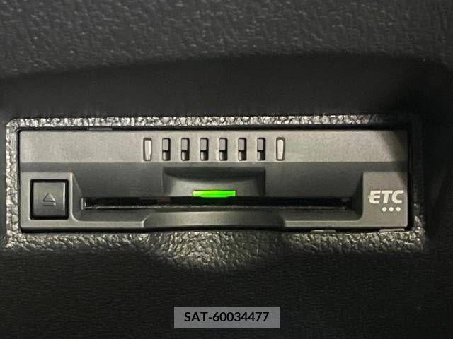 Toyota PRIUS 2019-07 366335-6