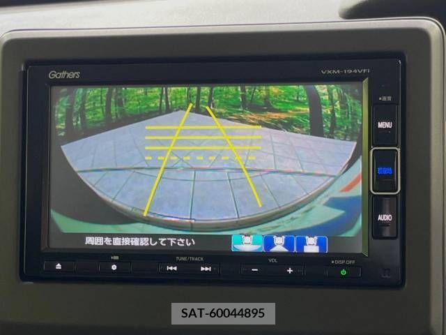 Honda N BOX 2019-04 364456-4