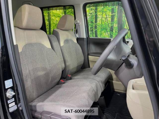 Honda N BOX 2019-04 364456-8