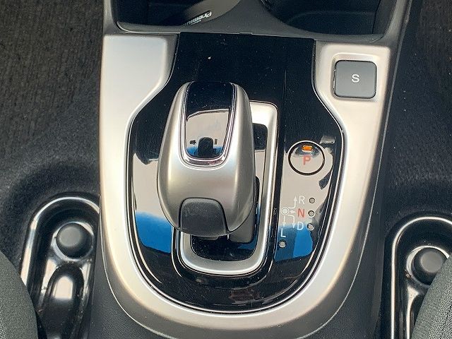 Honda FIT HYBRID 2018-05 192442-19