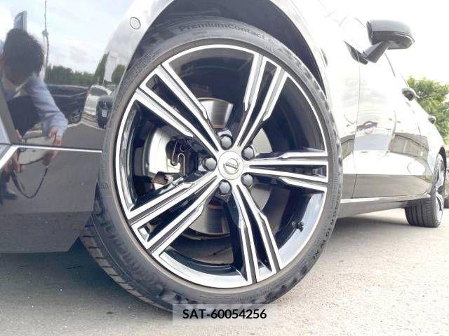 Volvo V60 2020-05 320669-15
