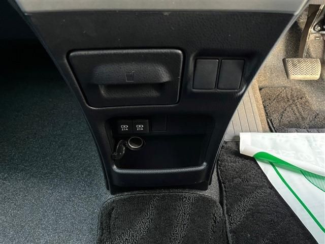 Toyota VOXY 2020-01 27476-26