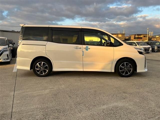 Toyota VOXY 2020-01 27476-10