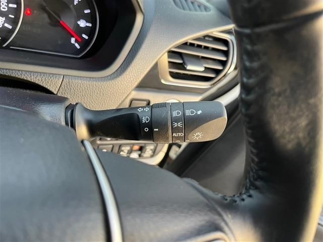 Toyota VOXY 2020-01 27476-20