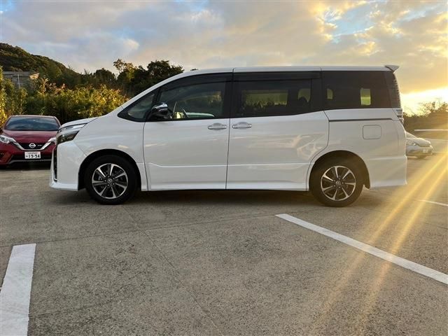 Toyota VOXY 2020-01 27476-11