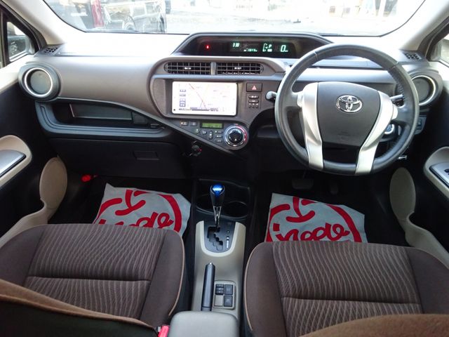 Toyota AQUA 2012-12 193955-1