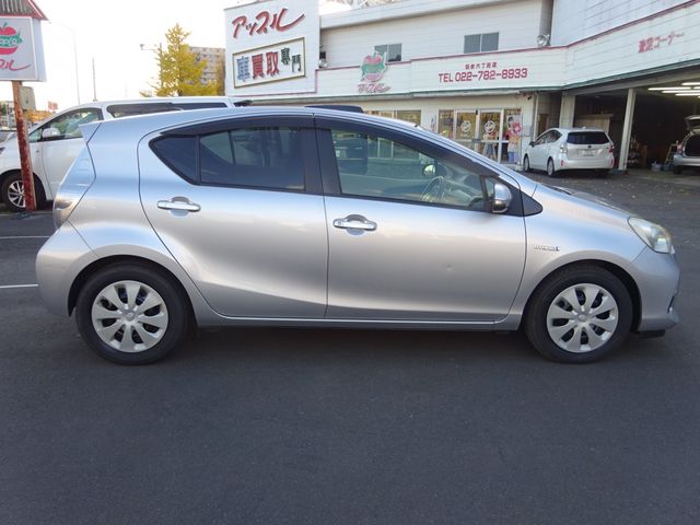 Toyota AQUA 2012-12 193955-5