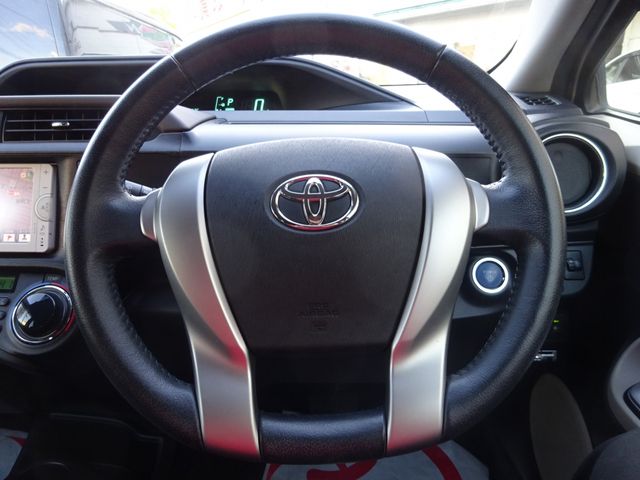 Toyota AQUA 2012-12 193955-7