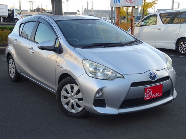 Toyota AQUA 2012-12 193955-23