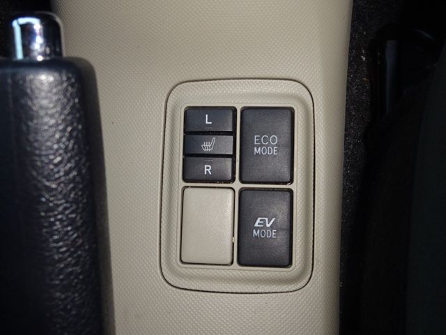 Toyota AQUA 2012-12 193955-19