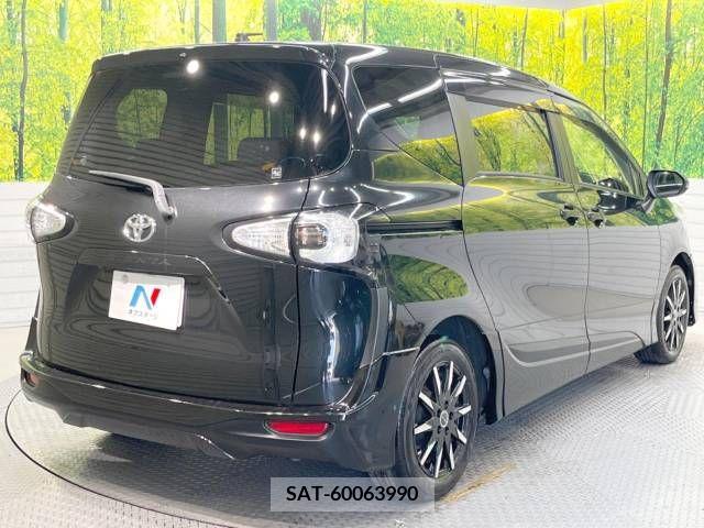 Toyota SIENTA 2016-07 394048-18