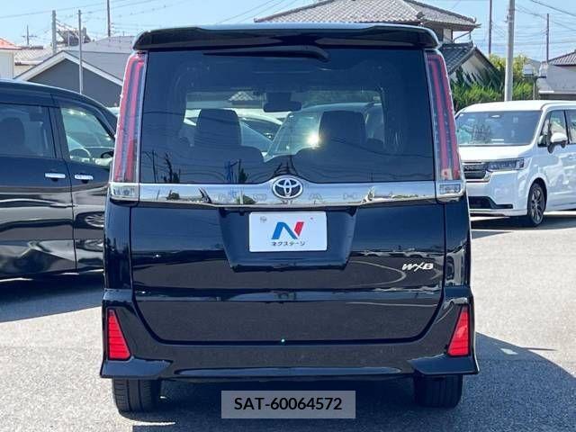 Toyota NOAH 2018-08 279461-16