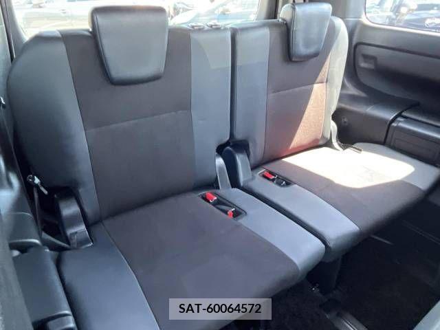 Toyota NOAH 2018-08 279461-10