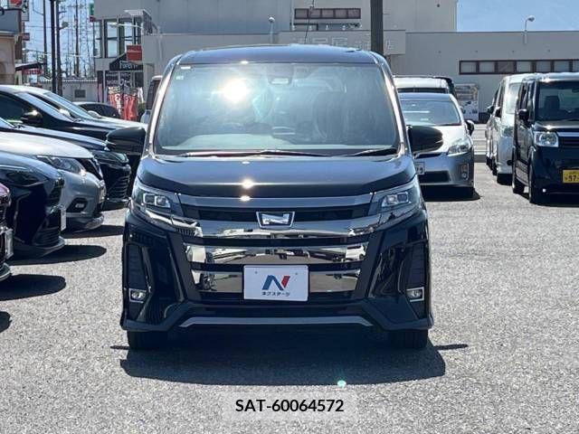 Toyota NOAH 2018-08 279461-15