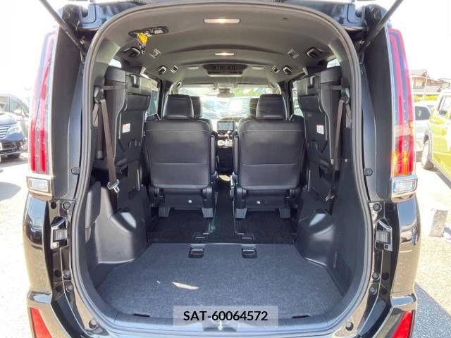 Toyota NOAH 2018-08 279461-11