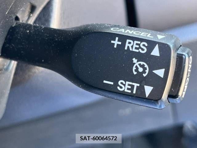 Toyota NOAH 2018-08 279461-7