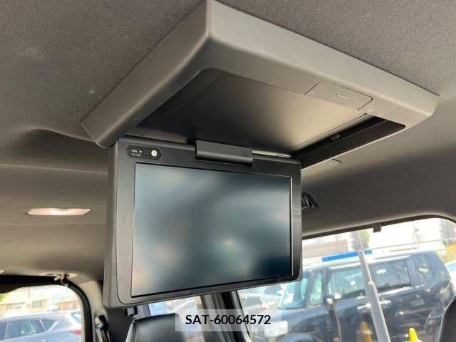 Toyota NOAH 2018-08 279461-4
