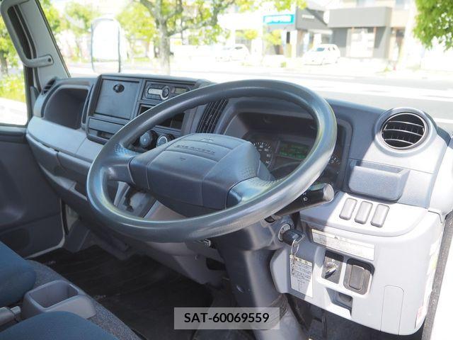Mitsubishi CANTER 2016-02 263599-1