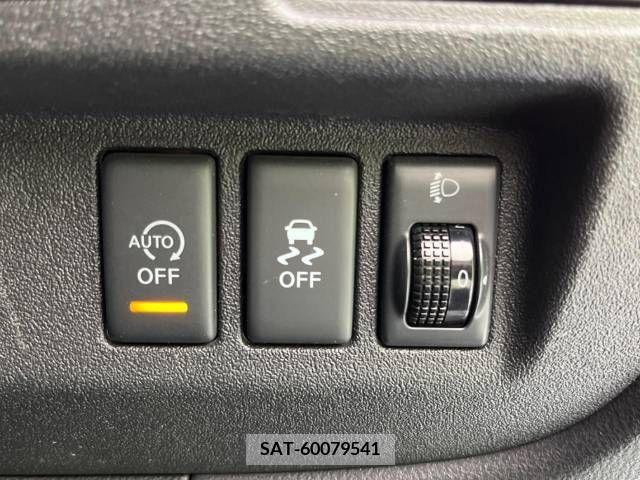 Nissan LATIO 2015-08 349972-5