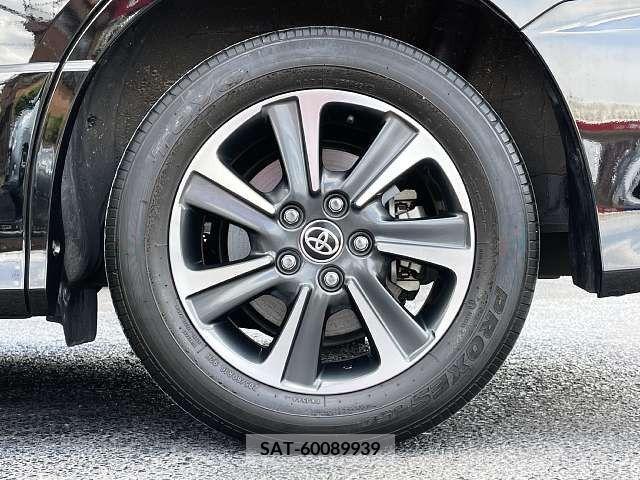 Toyota VOXY 2021-12 289991-3