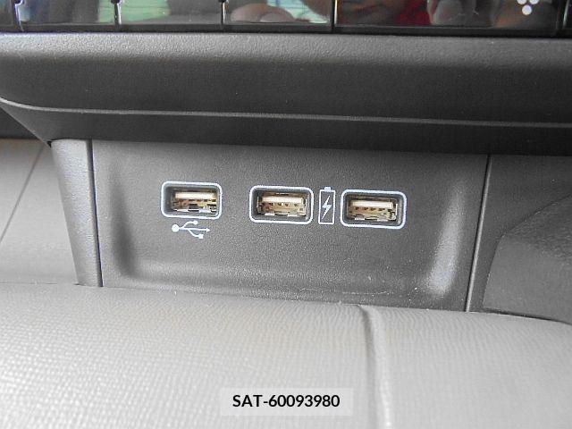 Honda N-WGN 2019-08 383398-24